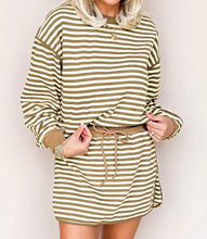 Load image into Gallery viewer, Brown Stripe Pullover Set October.