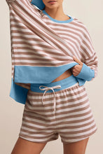 Load image into Gallery viewer, Stripe Pullover Plus Set October.
